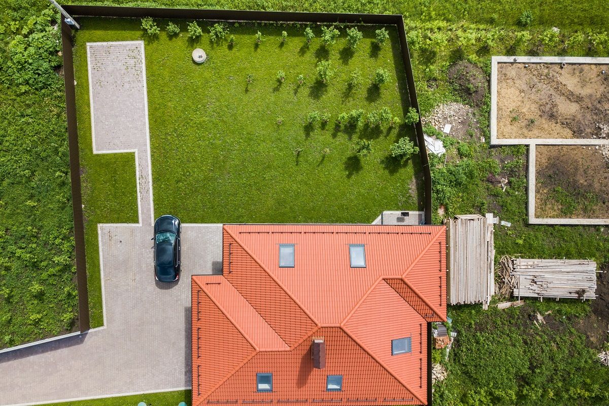 Should I Pave a Walkway in My Backyard?