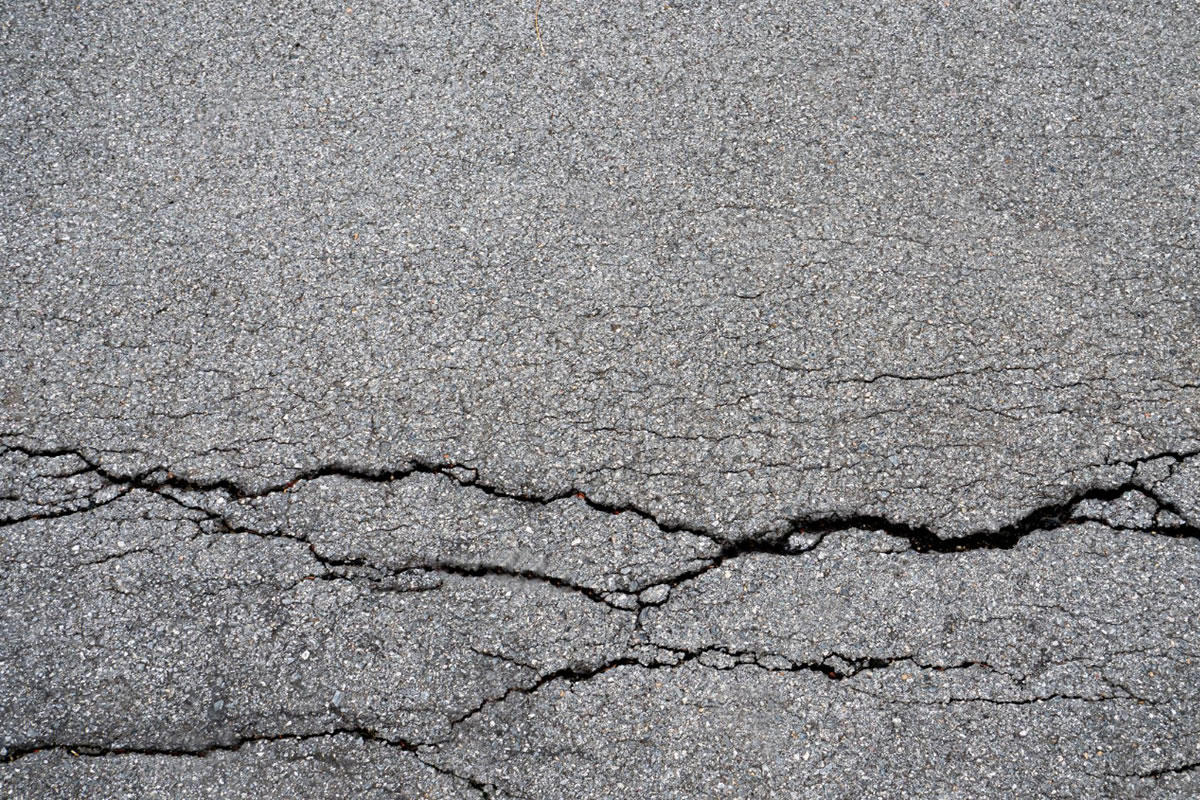 Six Indications That Your Pavement Needs Sealcoating
