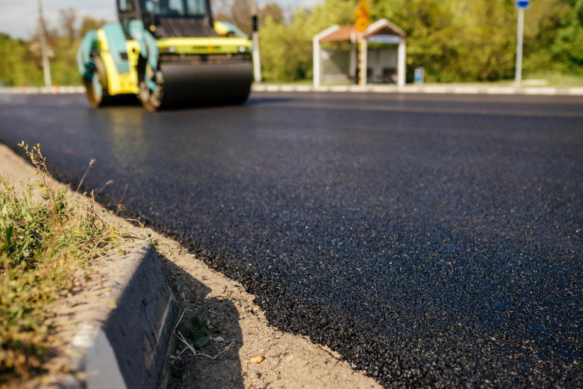 Four Tips on How to Maintain Your Asphalt Surfaces