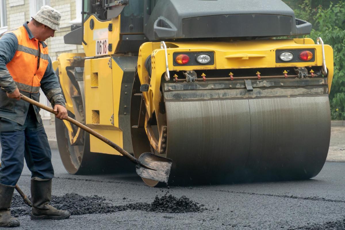Five Benefits of Using Chip Seal to Pave Your Roads