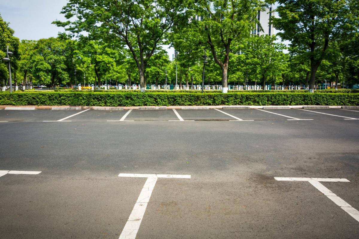 Can you Get more Customers if you Chip Seal your Parking Lot?